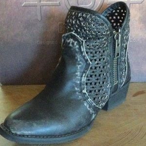 Corral Circle G Cut-Out Shortie Bootie Black/Gray 9.5